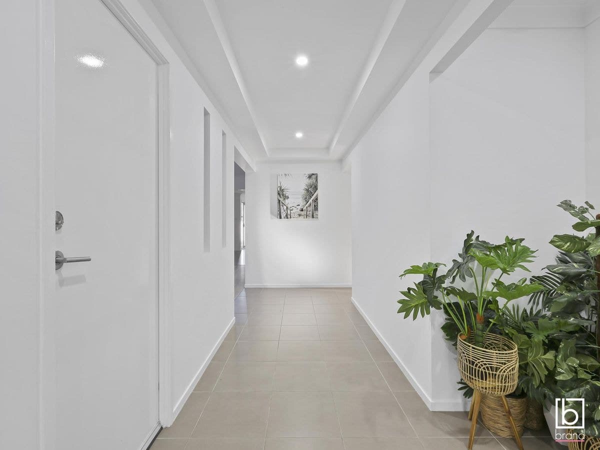18 Wakool Crescent, WOONGARRAH, Woongarrah - Thumbnail 8