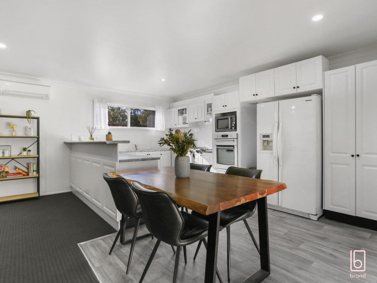 16 Birdwood Drive, BLUE HAVEN, Blue Haven - Thumbnail 7