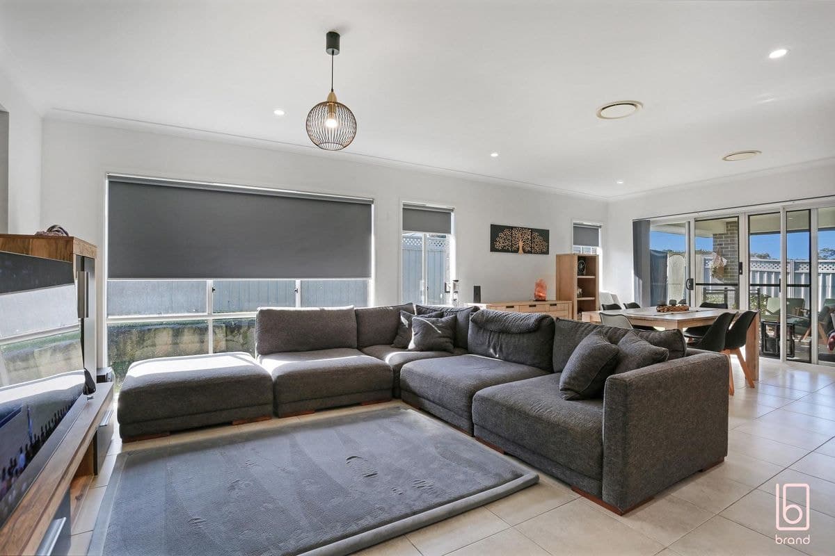 7 Sirocco Drive, WADALBA, Wadalba - Thumbnail 6