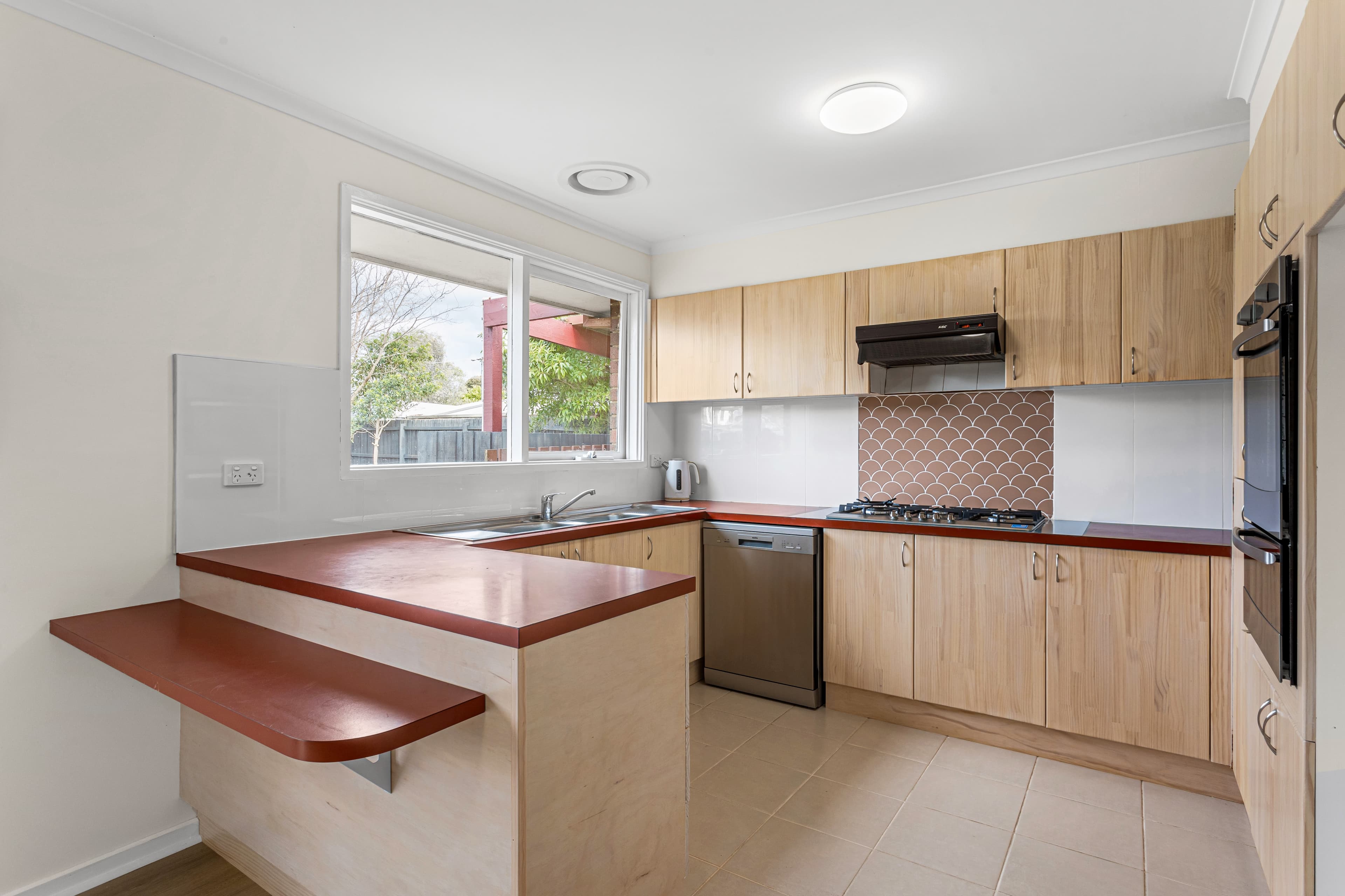 6 Farrer Close, Cranbourne, Cranbourne - Thumbnail 5