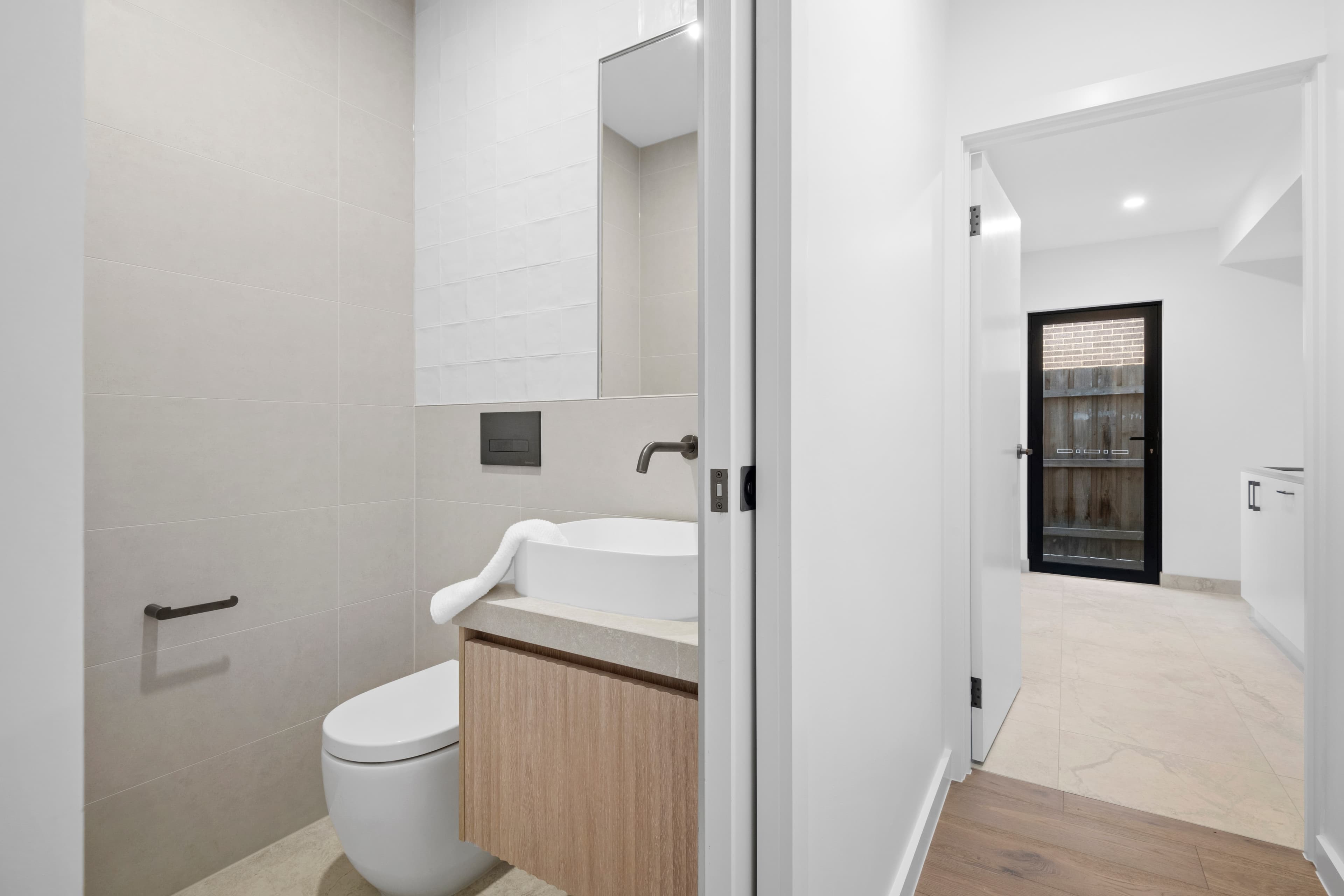 12A Darcy Street, Mornington, Mornington - Thumbnail 2