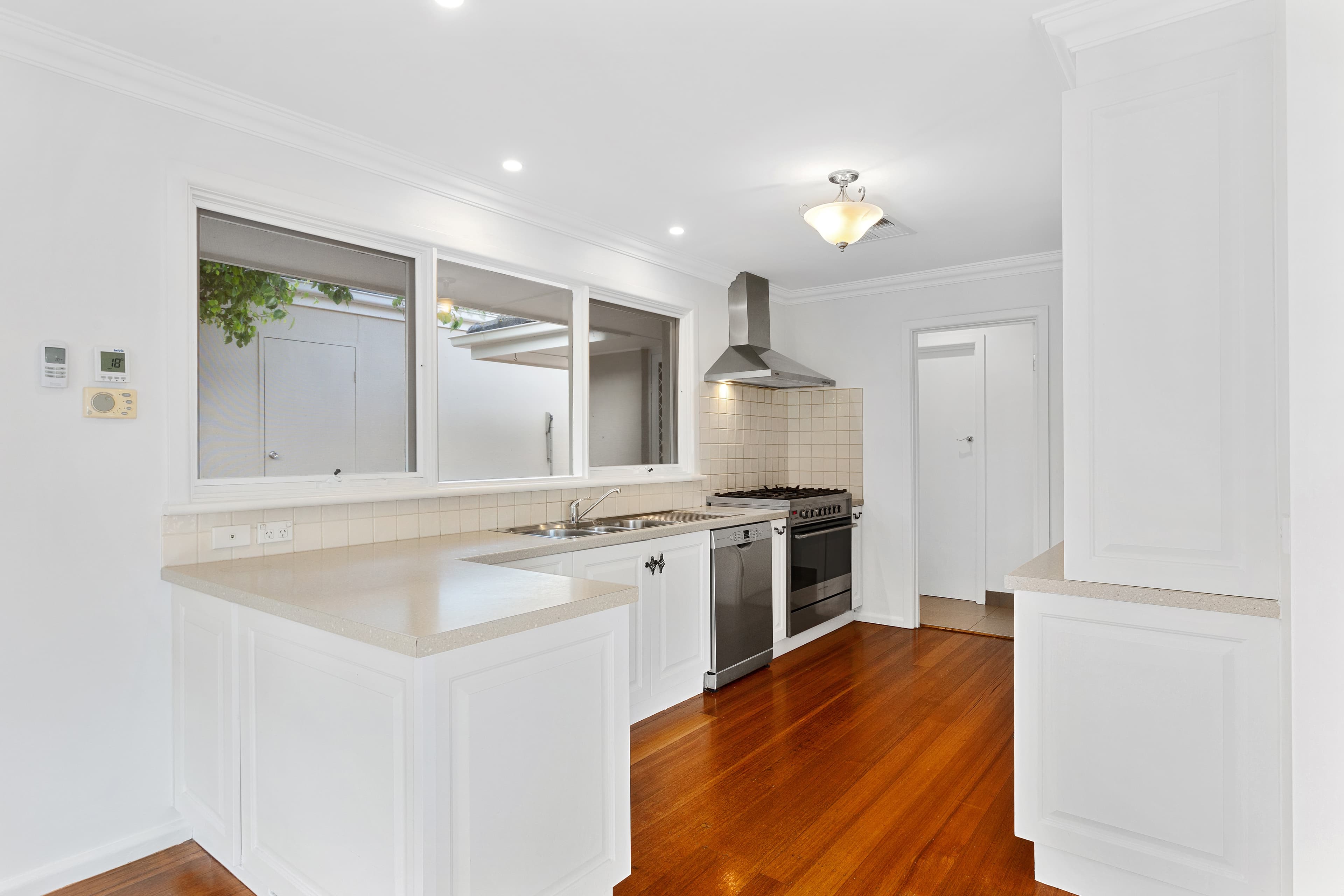 1/10 Orchid Avenue, Mornington, Mornington - Thumbnail 6