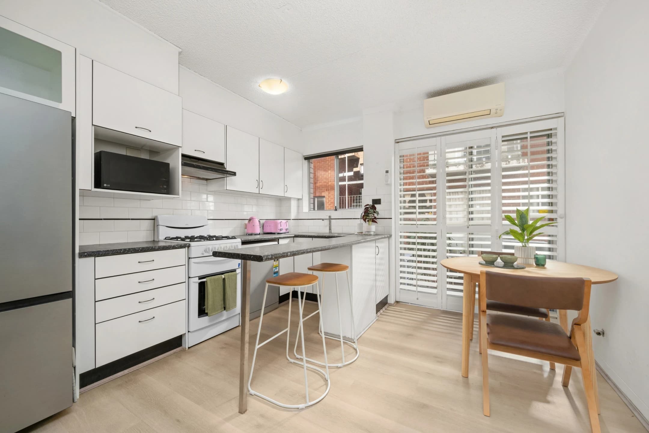 6 / 3 Francis Street, Dee Why NSW 2099, Dee Why - Thumbnail 4