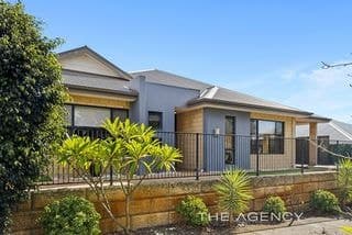 26 Vellum Loop, Aveley - Image 1