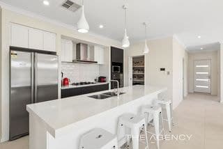 16 Noctis Way, Aveley - Image 1