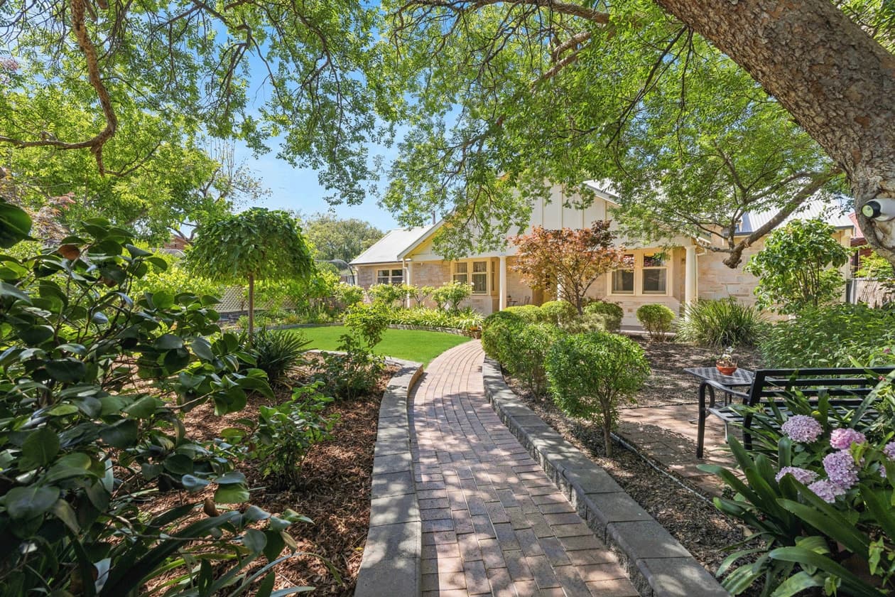 13 Truro Avenue, Kingswood, Kingswood - Thumbnail 2