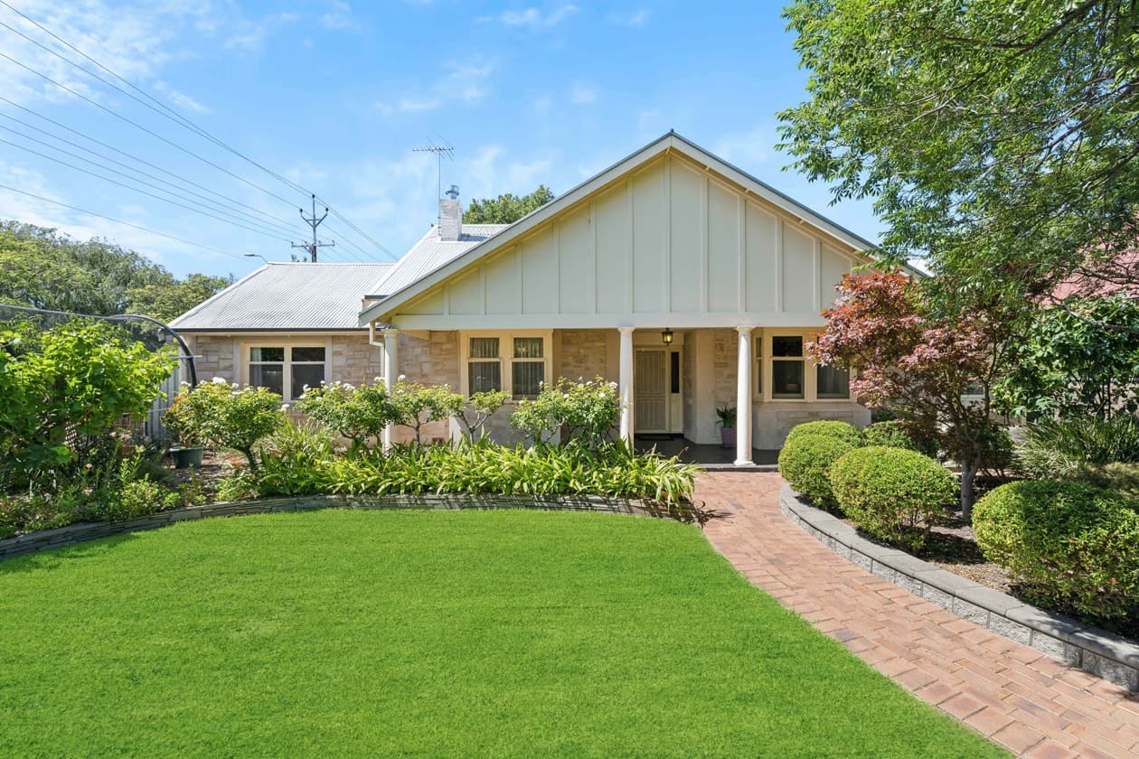13 Truro Avenue, Kingswood, Kingswood - Thumbnail 3