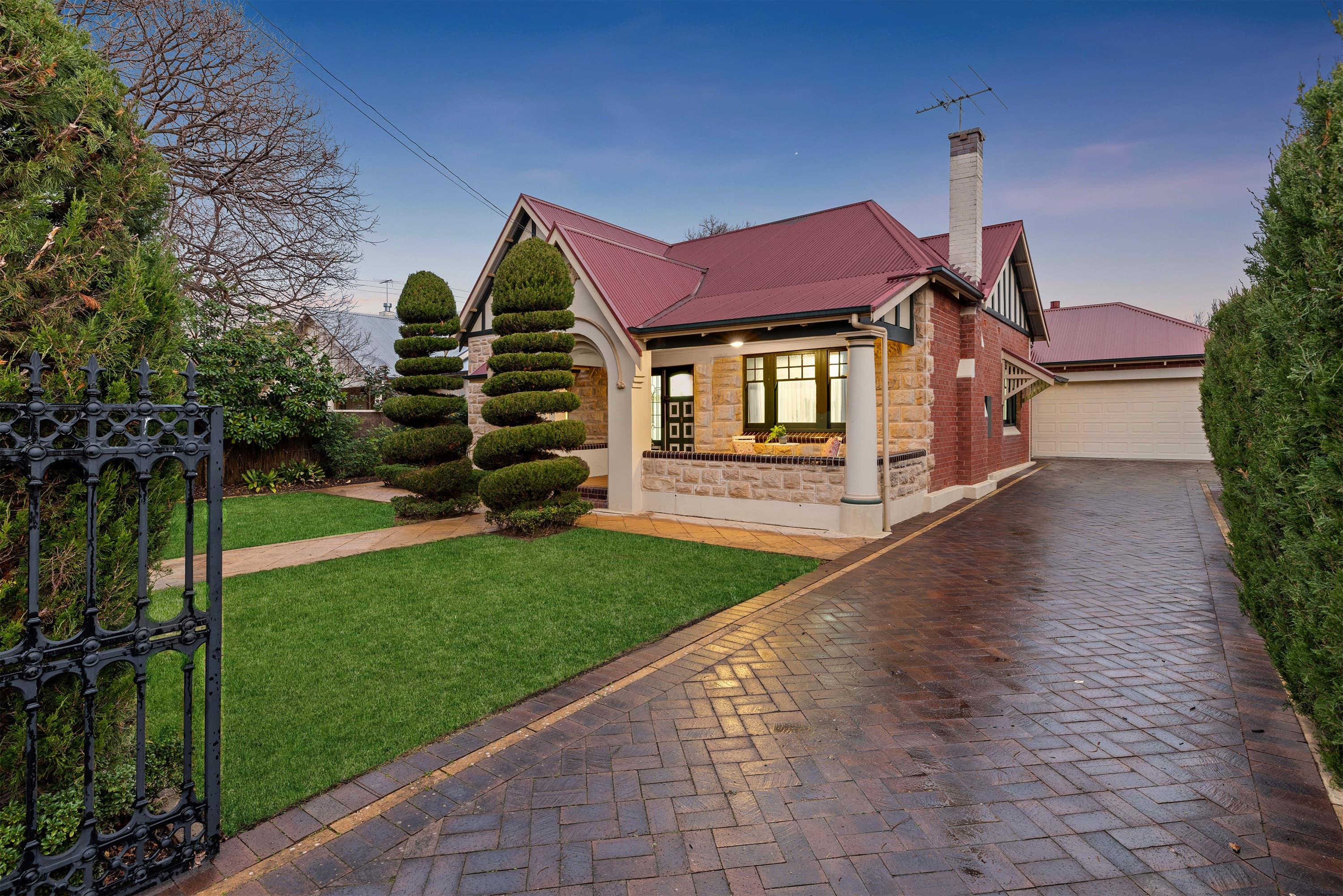 11 Truro Avenue, Kingswood, Kingswood - Thumbnail 2