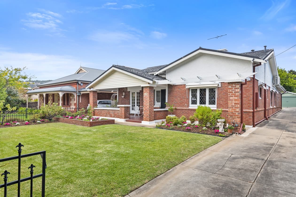 58 Seafield Avenue, Kingswood, Kingswood - Thumbnail 3