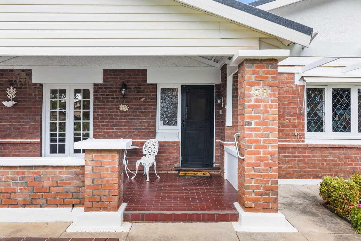 58 Seafield Avenue, Kingswood, Kingswood - Thumbnail 4