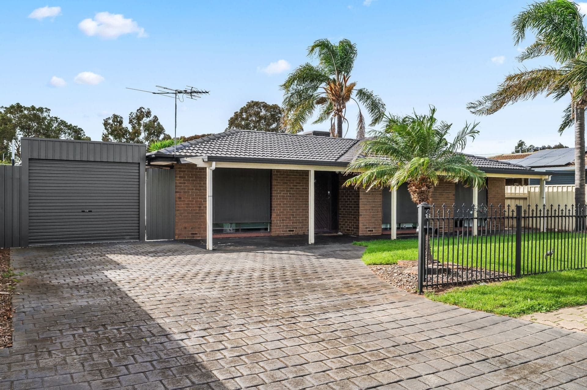 Parafield Gardens, Parafield Gardens - Thumbnail 2