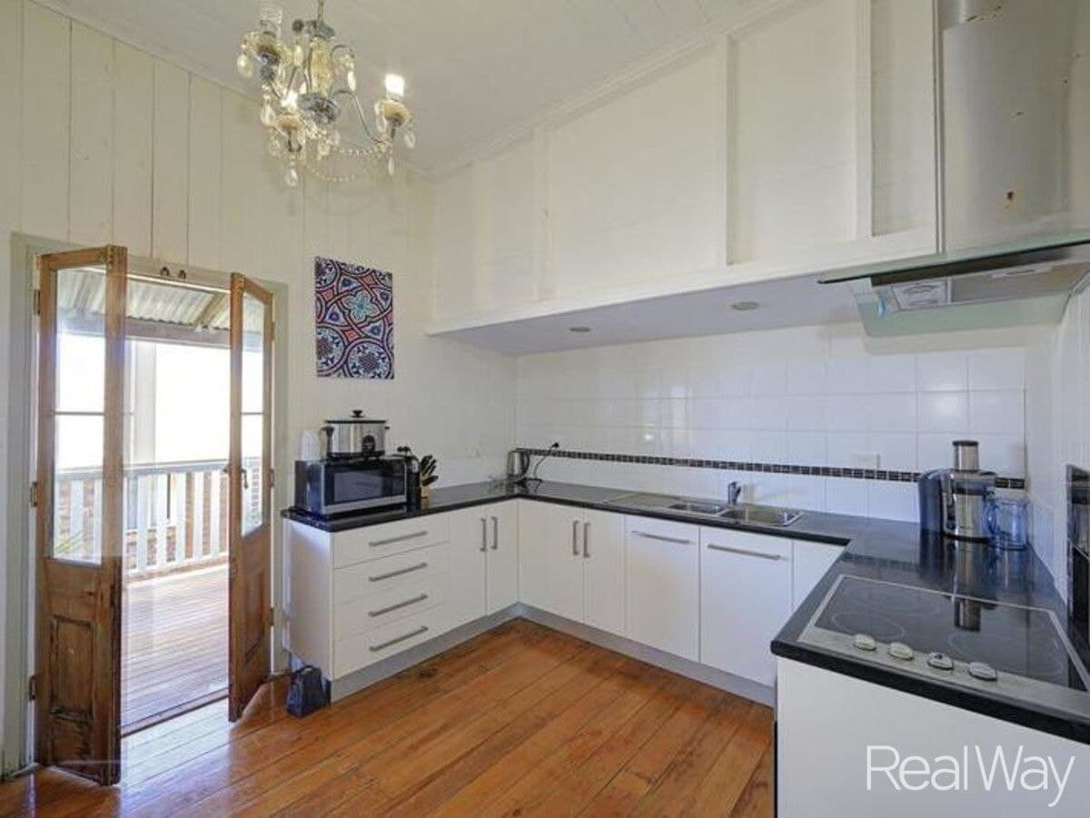 9 Martins Court, Qunaba QLD 4670, Qunaba - Thumbnail 3