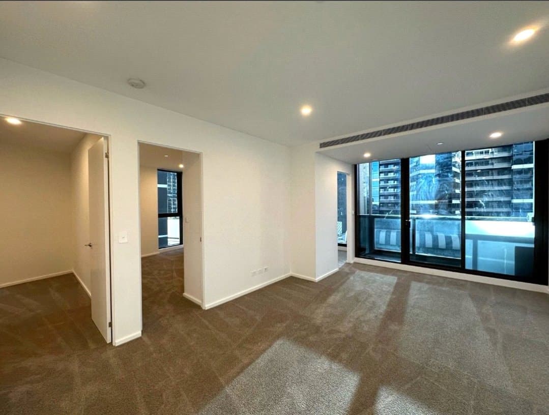 1101/81 City Road, Southbank - Thumbnail 2