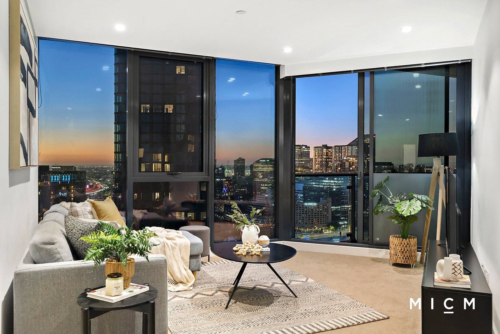 3205/1 Balston Street, Southbank - Thumbnail 2