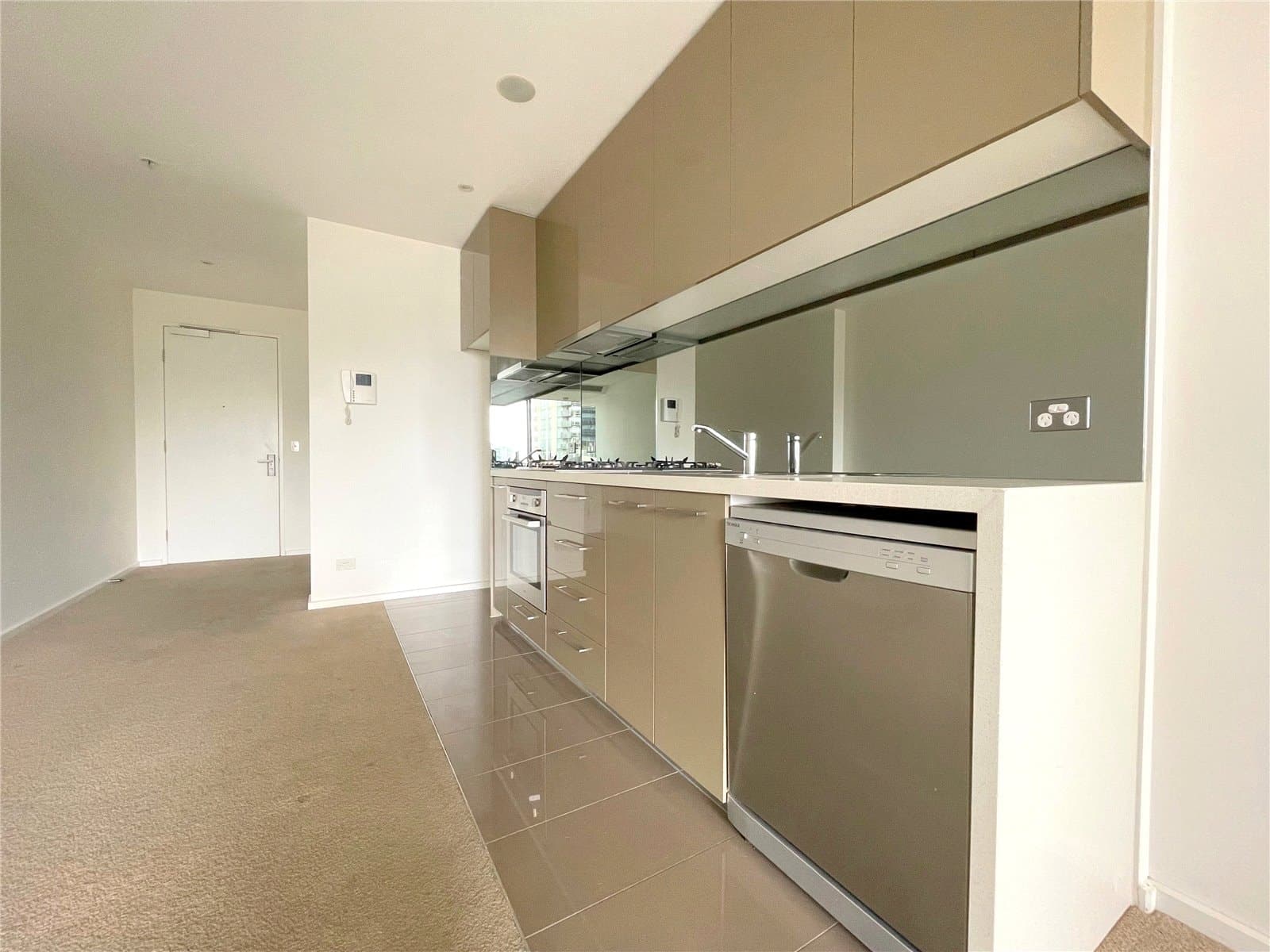 702/118 Kavanagh Street, Southbank - Thumbnail 3