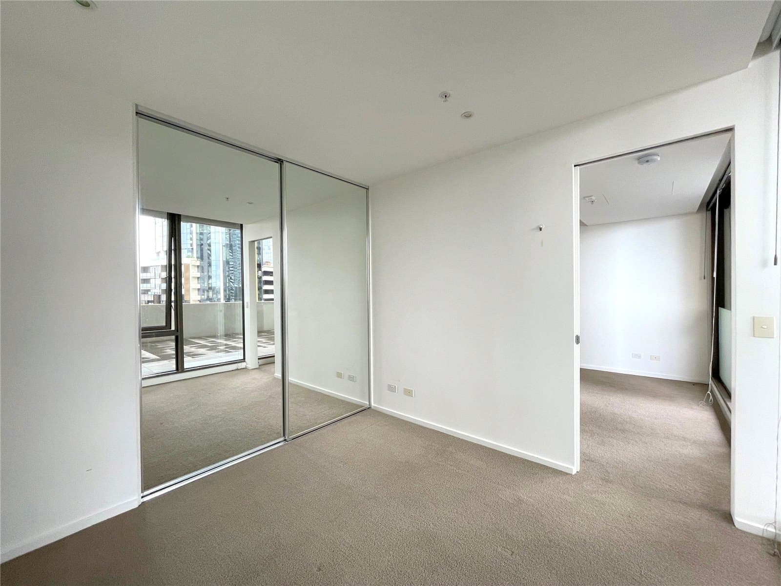 702/118 Kavanagh Street, Southbank - Thumbnail 4