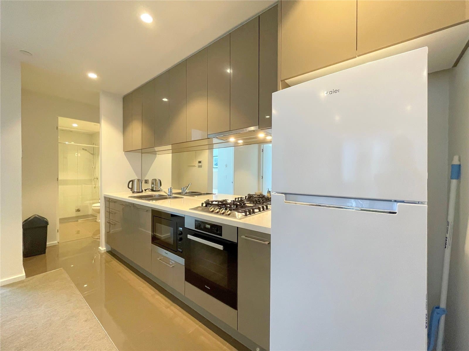2304/60 Kavanagh Street, Southbank - Thumbnail 4