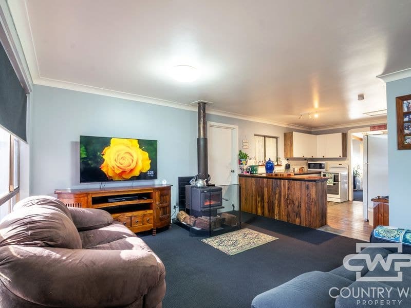 6 Coakes Street, Guyra, Guyra - Thumbnail 3