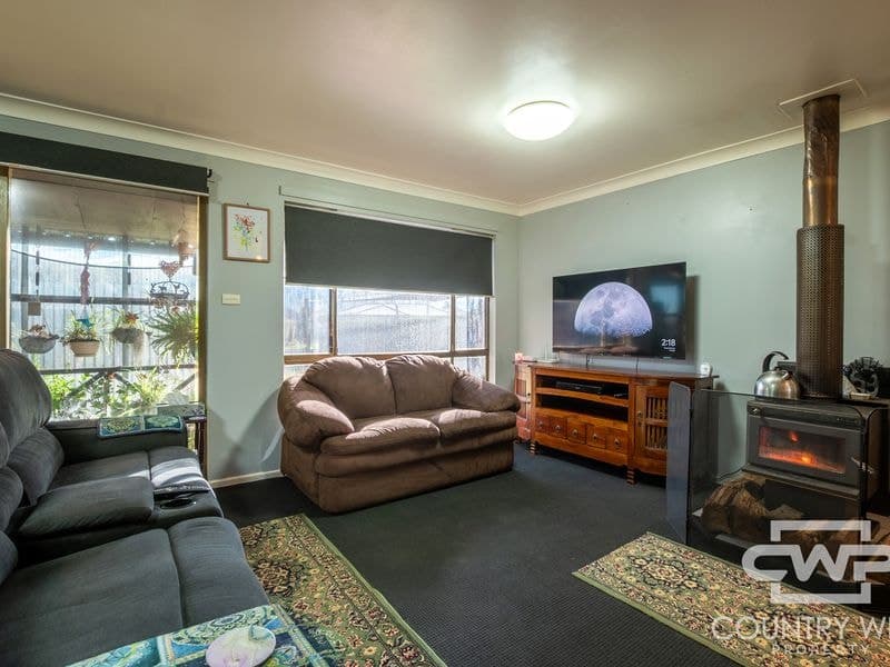 6 Coakes Street, Guyra, Guyra - Thumbnail 4