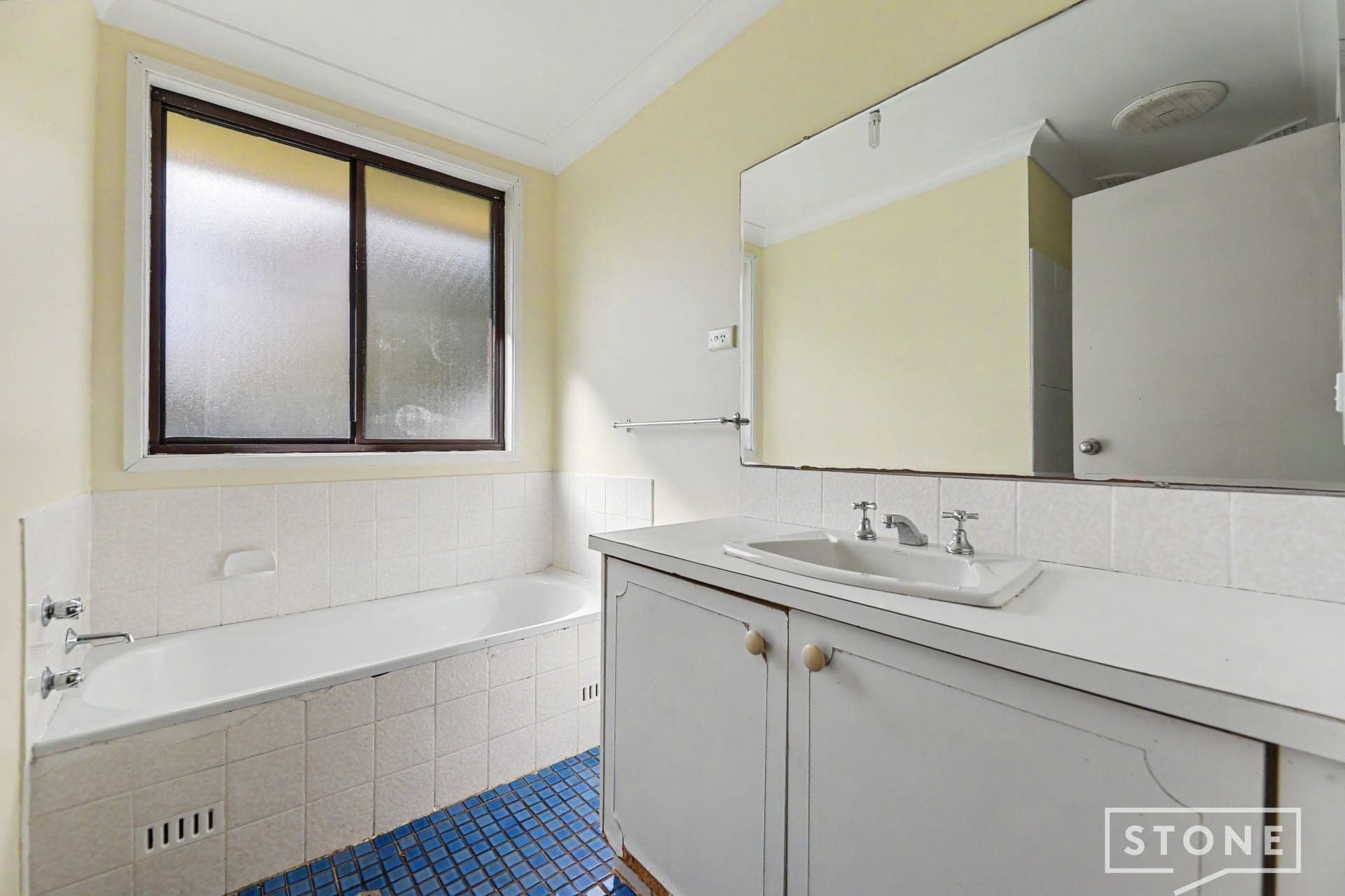 48 William Cox Drive, Richmond, Richmond - Thumbnail 3