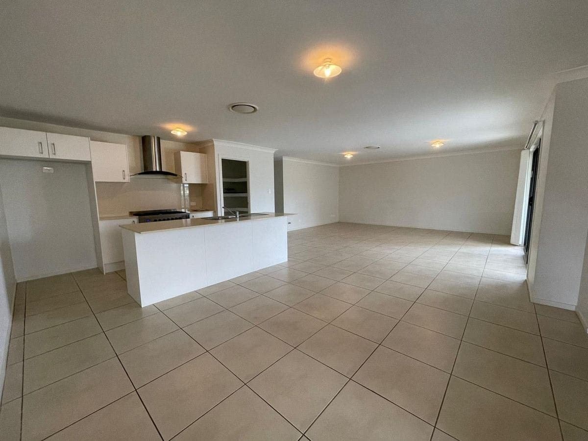 23 Harland Road, Spring Farm, Spring Farm - Thumbnail 2