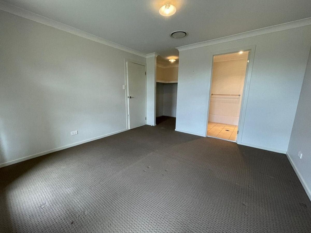 23 Harland Road, Spring Farm, Spring Farm - Thumbnail 6