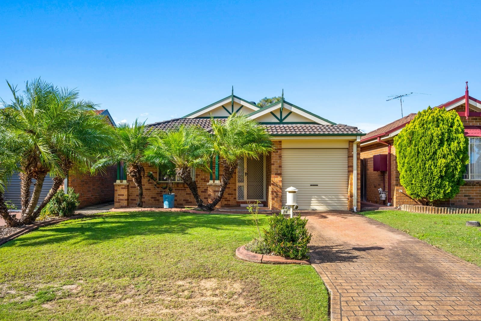 24 Daintree Drive, Wattle Grove - Image 1
