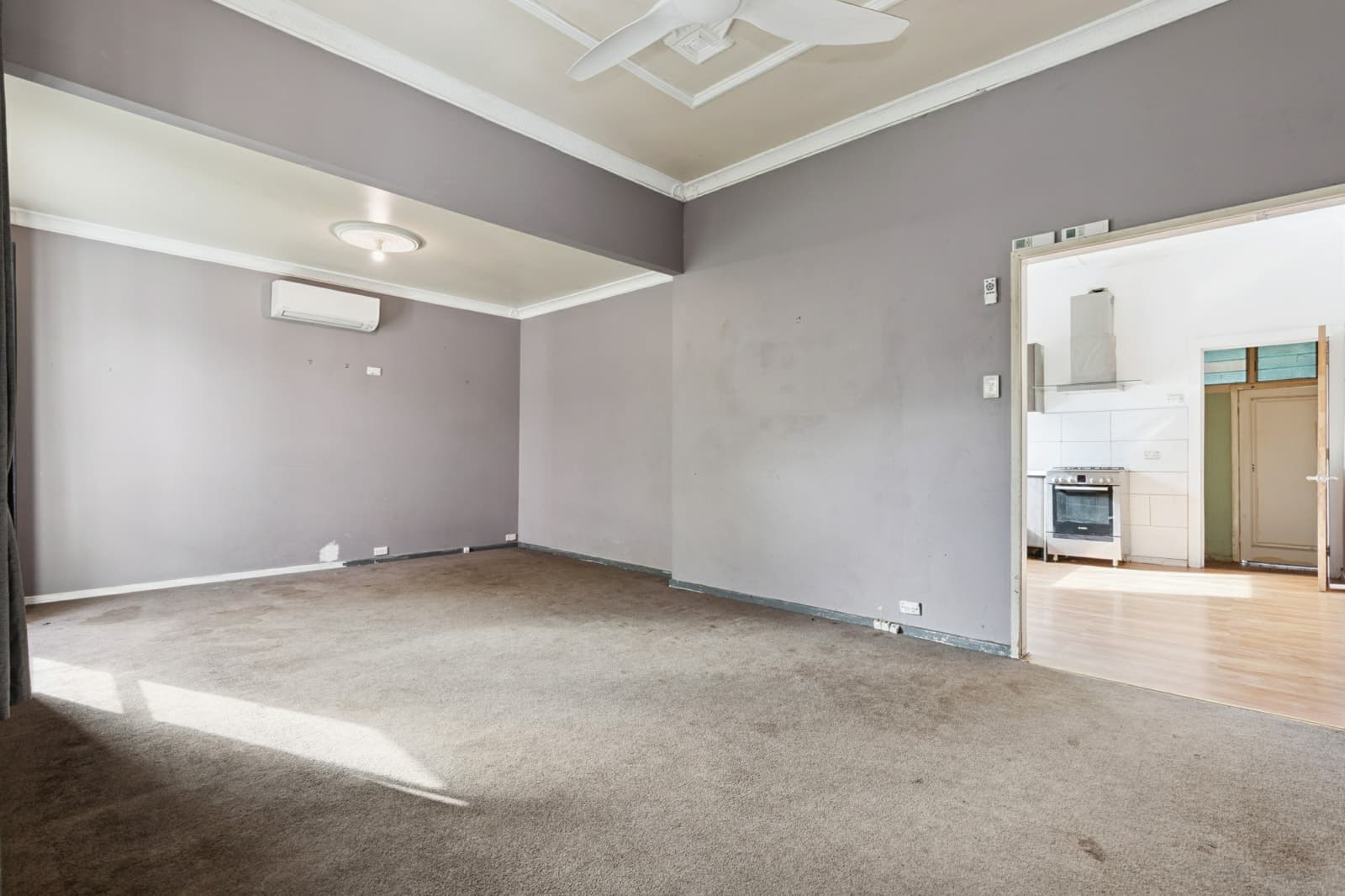 30 Wilson Street, LONG GULLY, Long Gully - Thumbnail 5