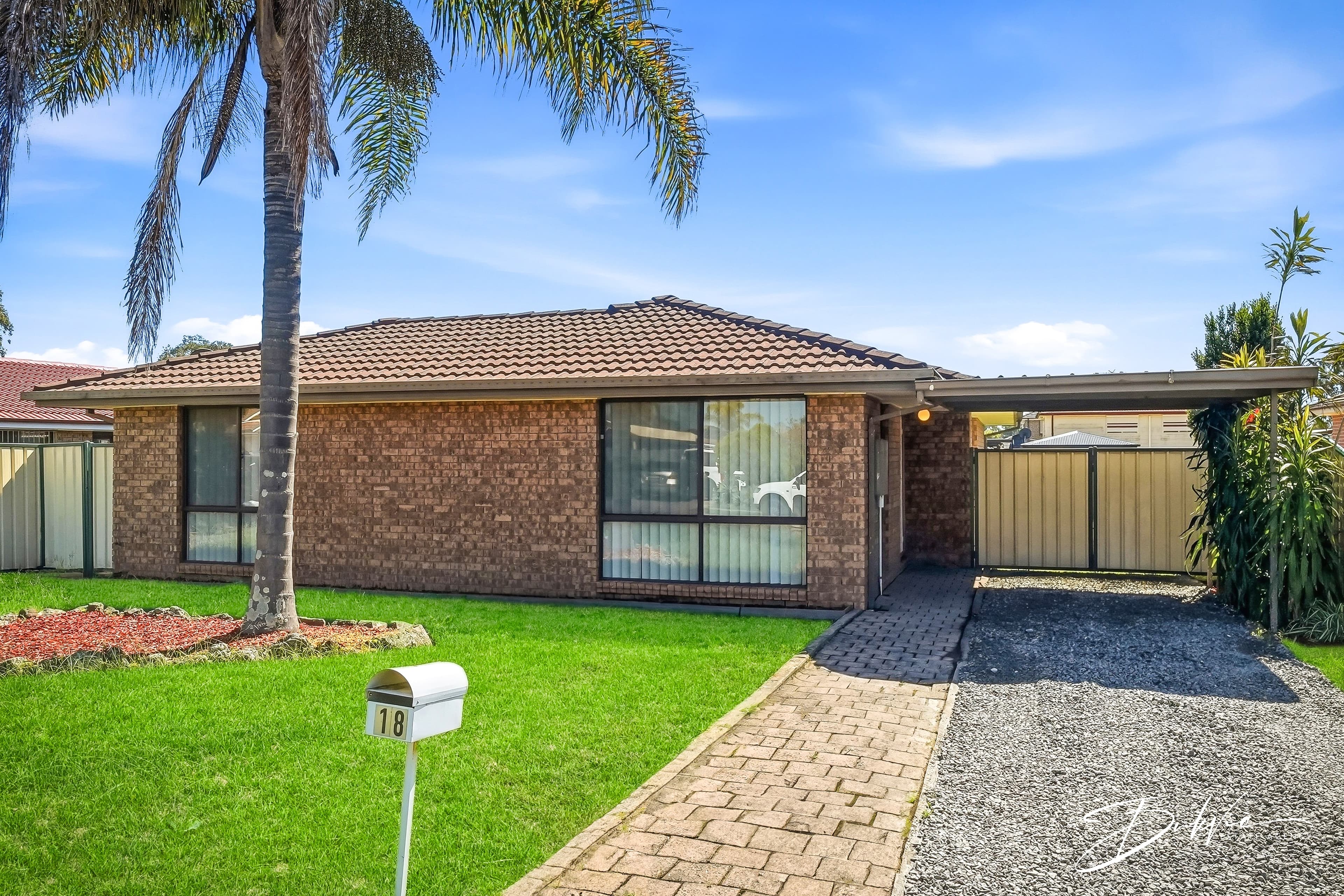 18 TOUCAN CRESCENT, Plumpton - Image 1