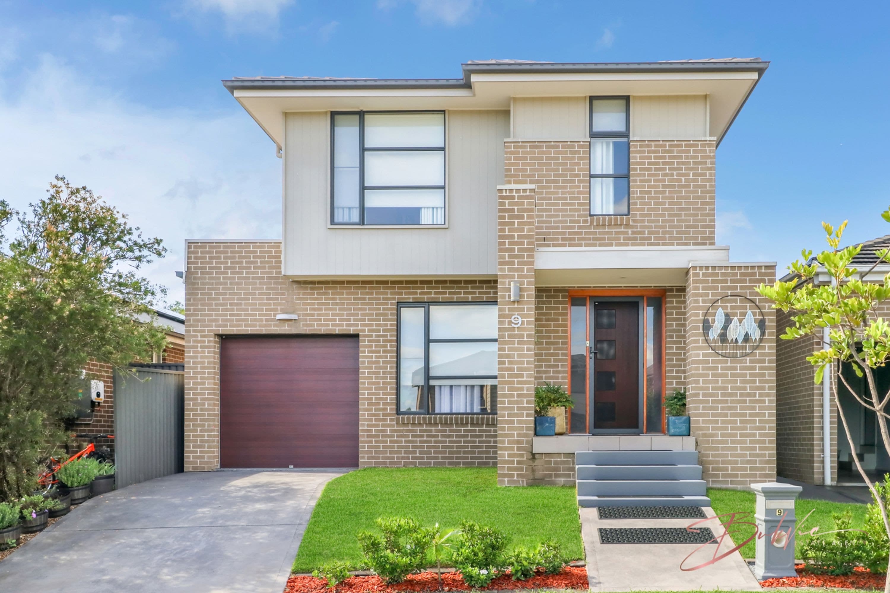 9 Scarlet Street, Jordan Springs - Image 1