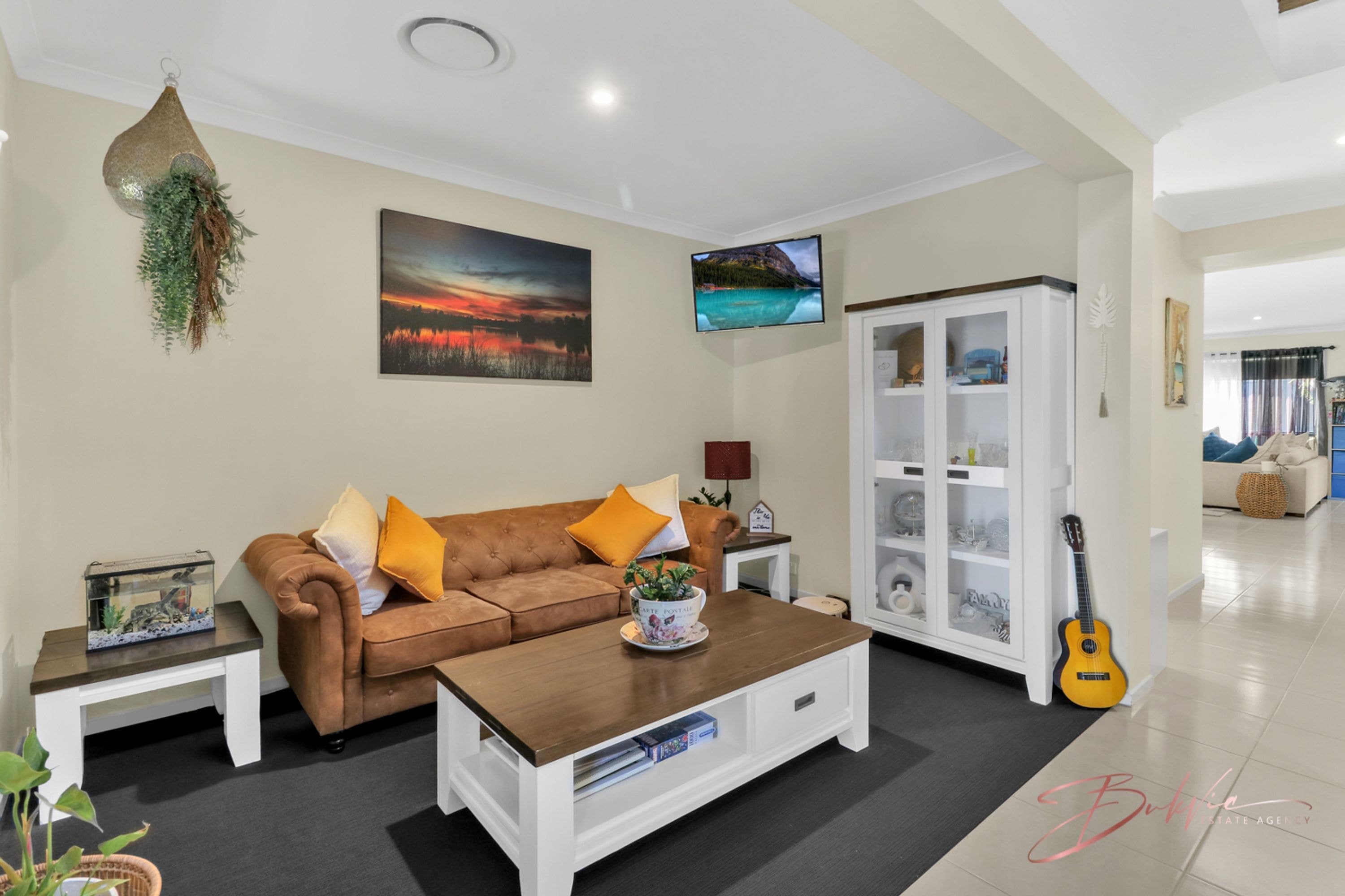 9 Scarlet Street, Jordan Springs - Thumbnail 2