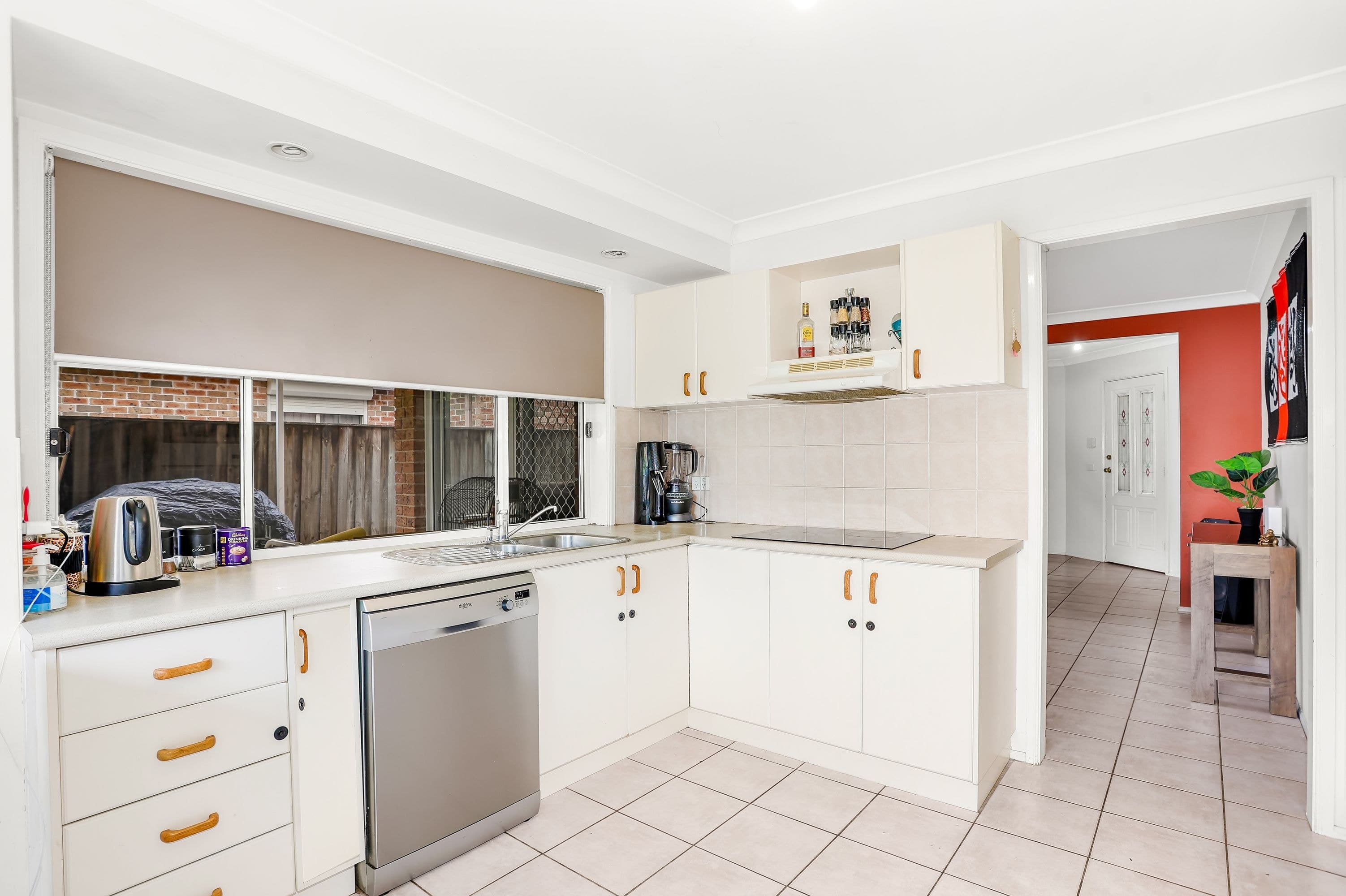 16 Burrinjuck Drive, Woodcroft - Thumbnail 4