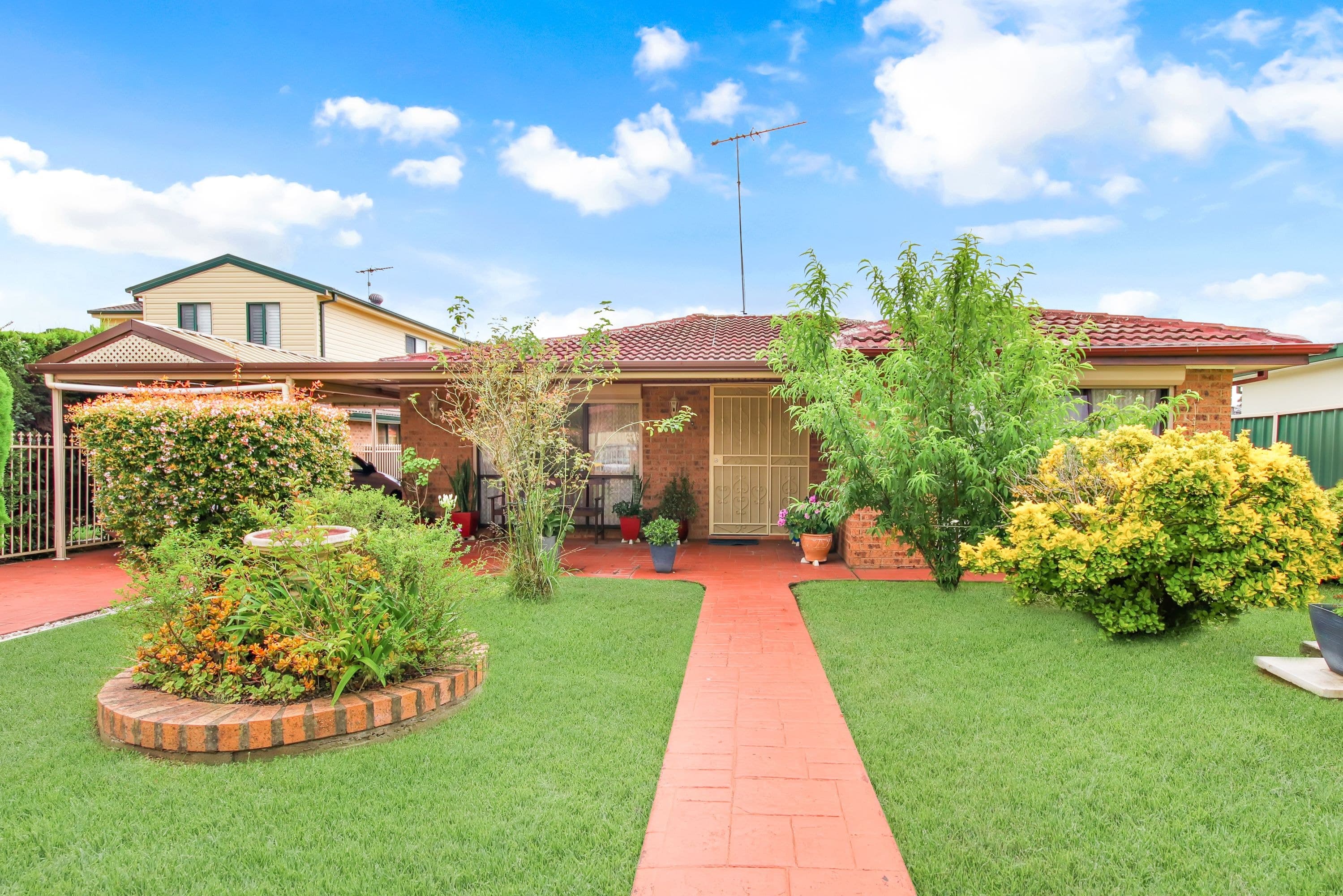 4 Garrick Place, Doonside - Thumbnail 2