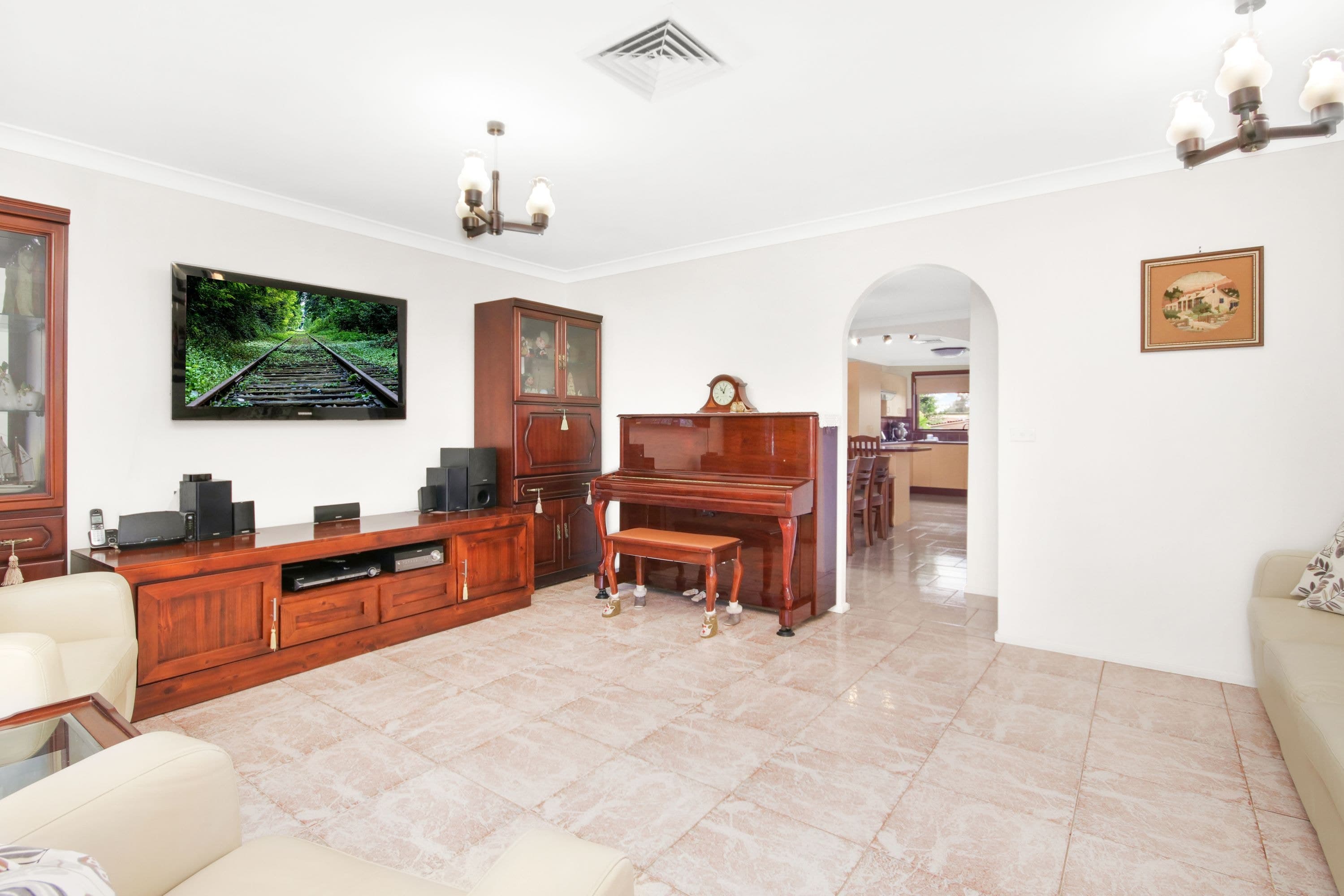 4 Garrick Place, Doonside - Thumbnail 3