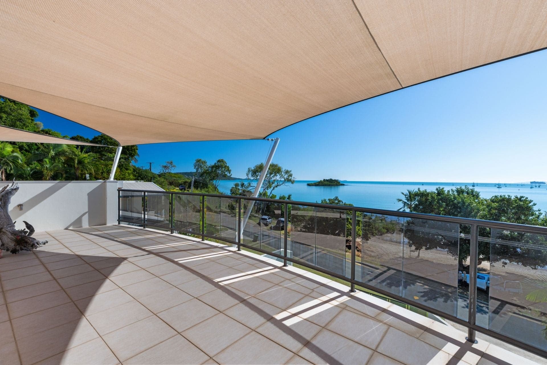 Level 2/22 Coral Esplanade Cannonvale QLD, Cannonvale - Thumbnail 2
