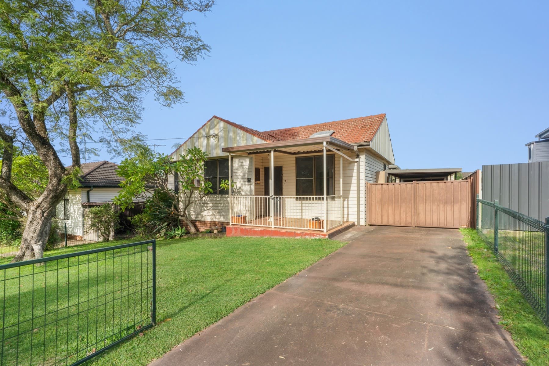 10 Noakes Parade, Lalor Park - Image 1