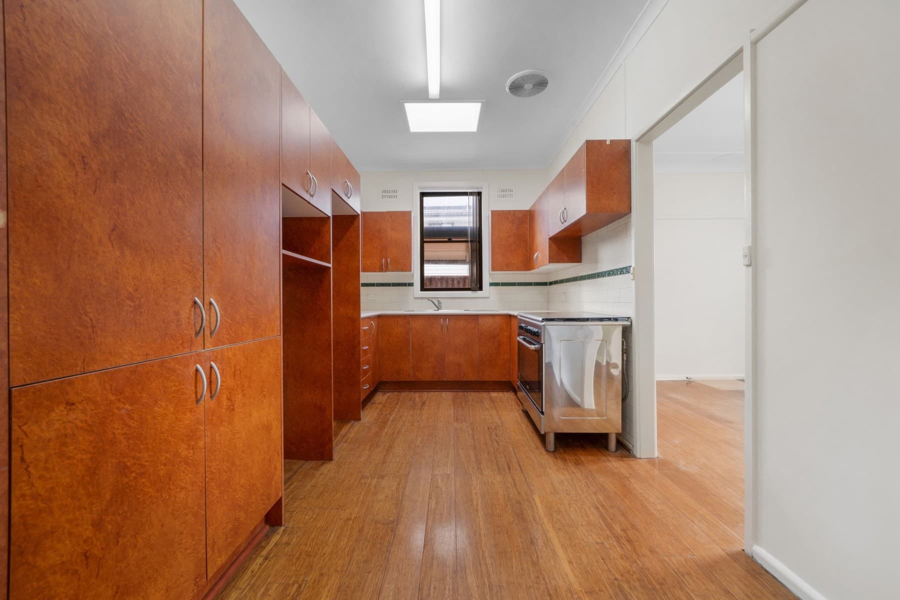 10 Noakes Parade, Lalor Park - Thumbnail 2
