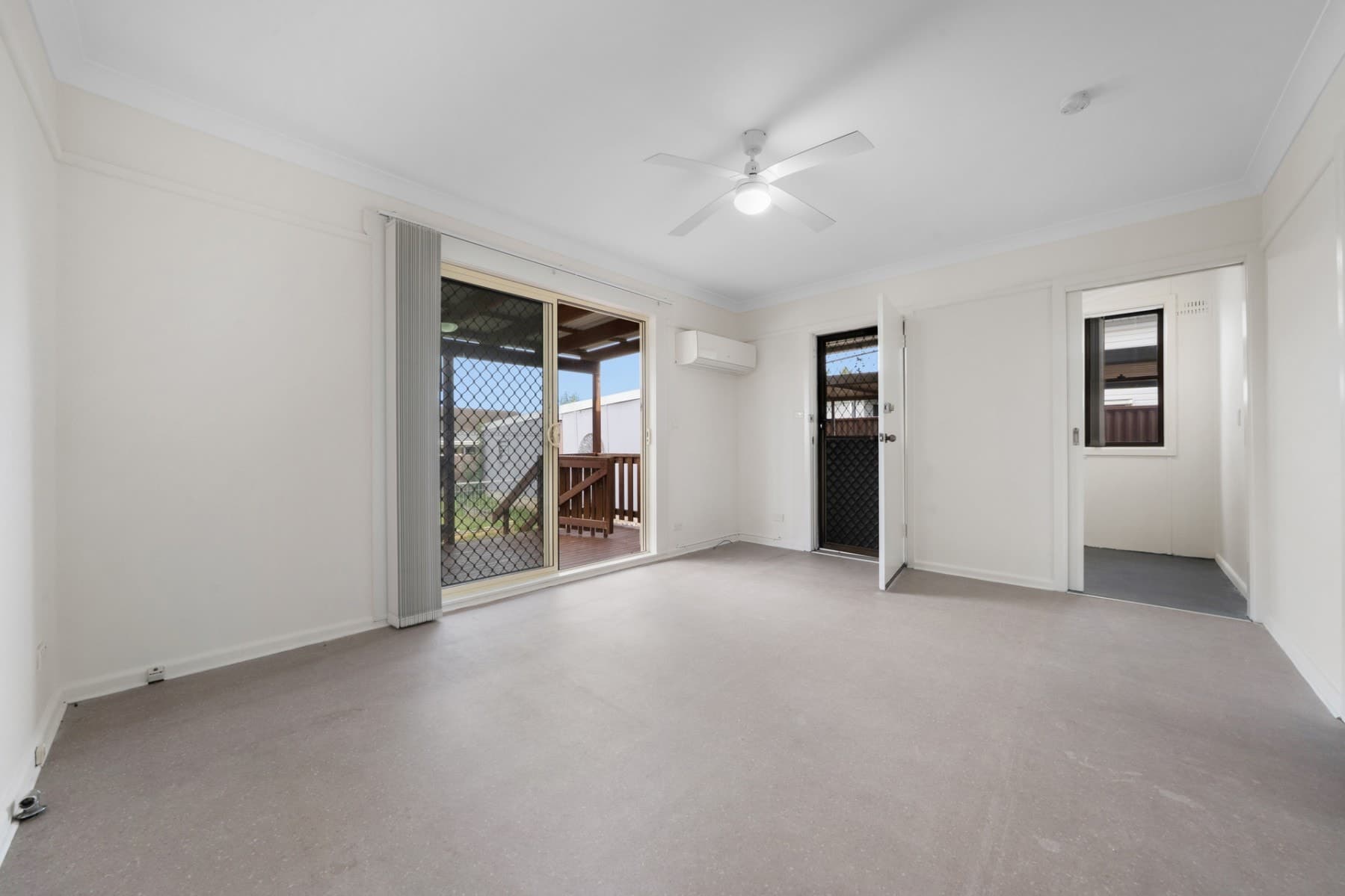 10 Noakes Parade, Lalor Park - Thumbnail 4