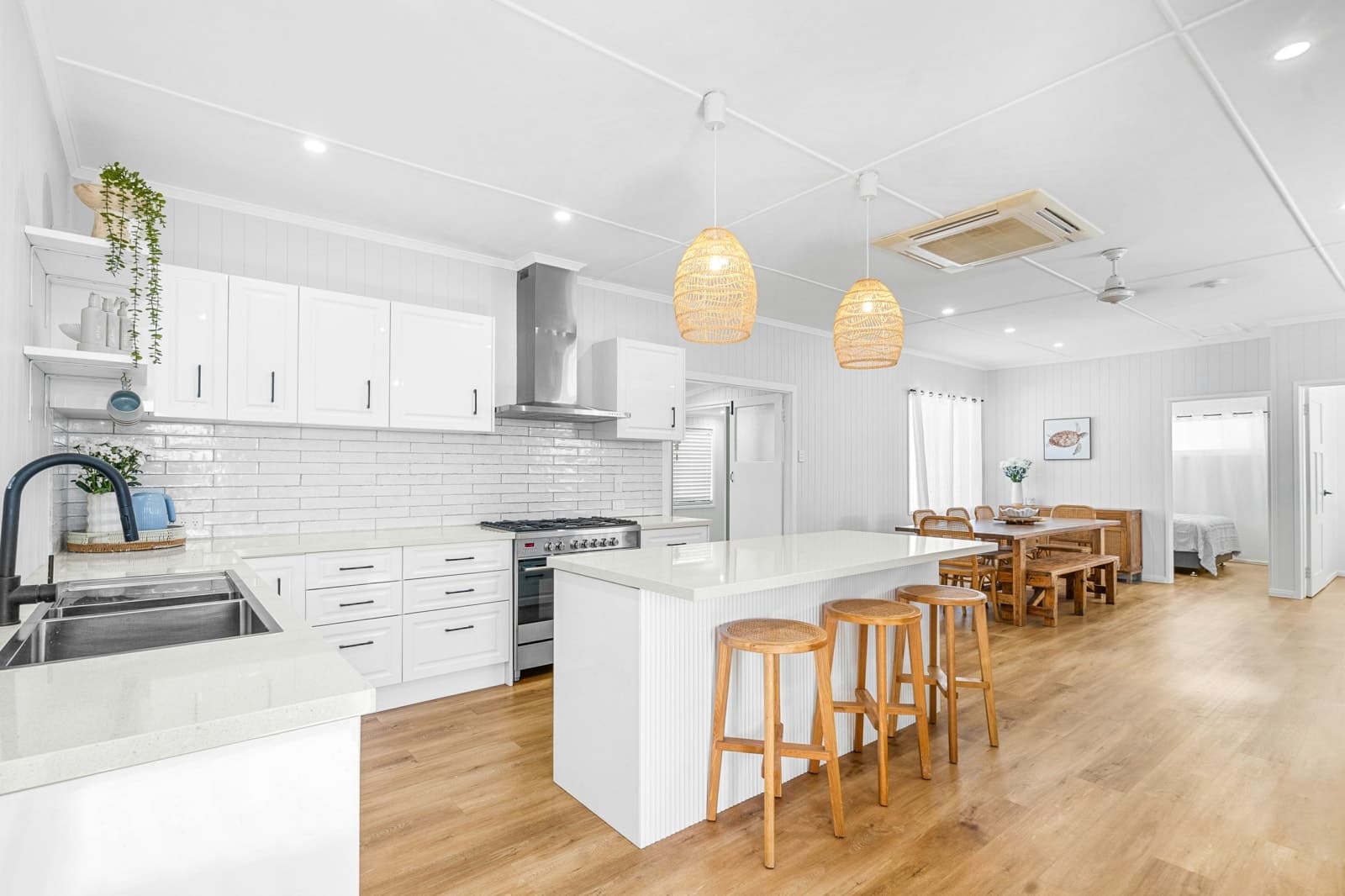 69 Zelma Street, GRASSTREE BEACH, Grasstree Beach - Thumbnail 6