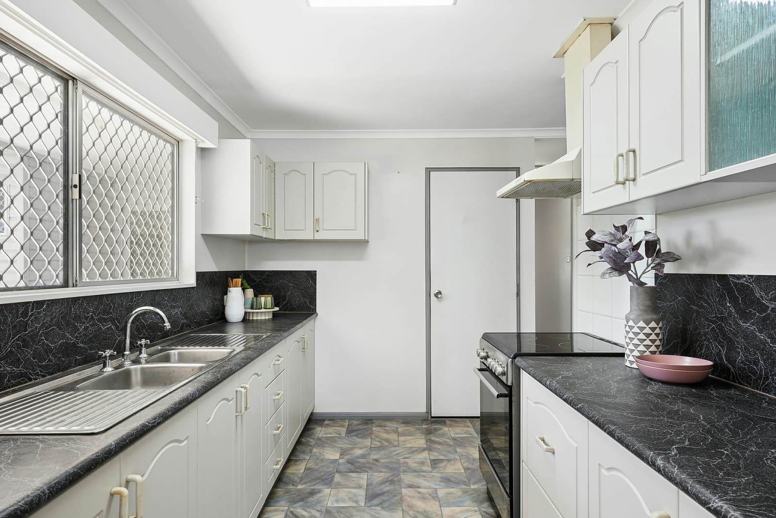 175 Mill Drive, KIRWAN, Kirwan - Thumbnail 6