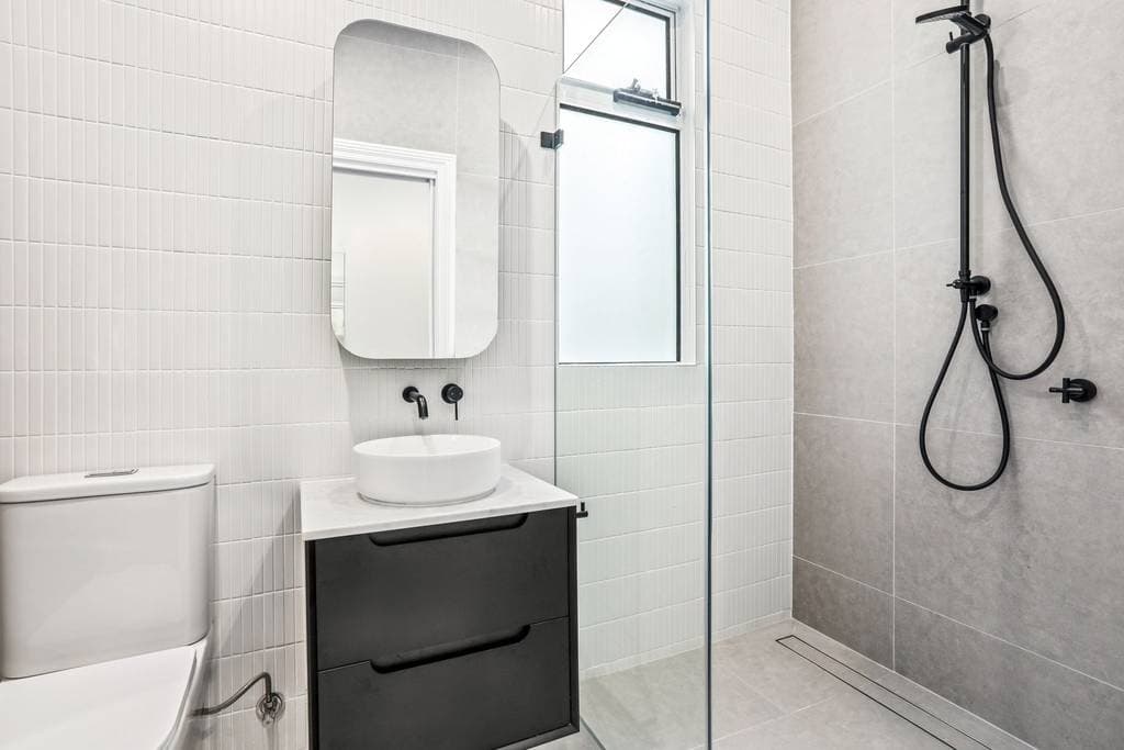 210 Henderson Road, Alexandria - Thumbnail 5