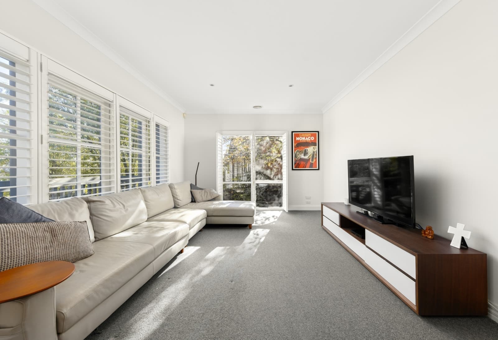 1/18 Orchard Crescent, MONT ALBERT NORTH, Mont Albert North - Thumbnail 2