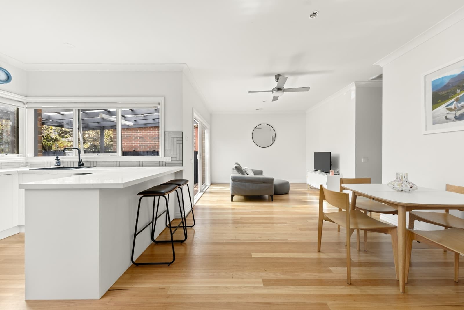 1/18 Orchard Crescent, MONT ALBERT NORTH, Mont Albert North - Thumbnail 3
