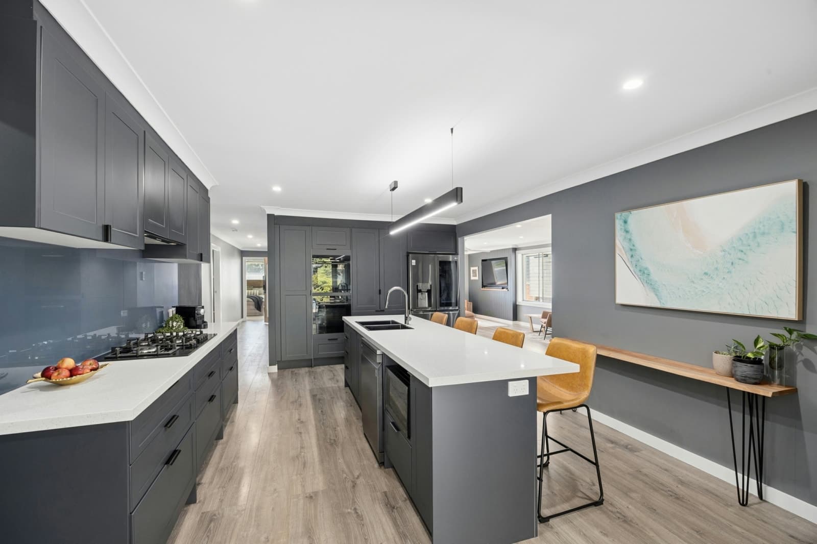 8 Roger Crescent, BERKELEY VALE, Berkeley Vale - Thumbnail 2