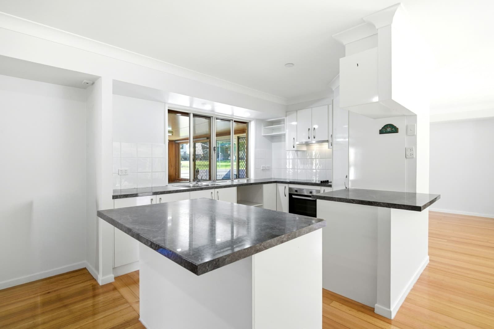 402-408 Steele Road, LOGAN VILLAGE, Logan Village - Thumbnail 5