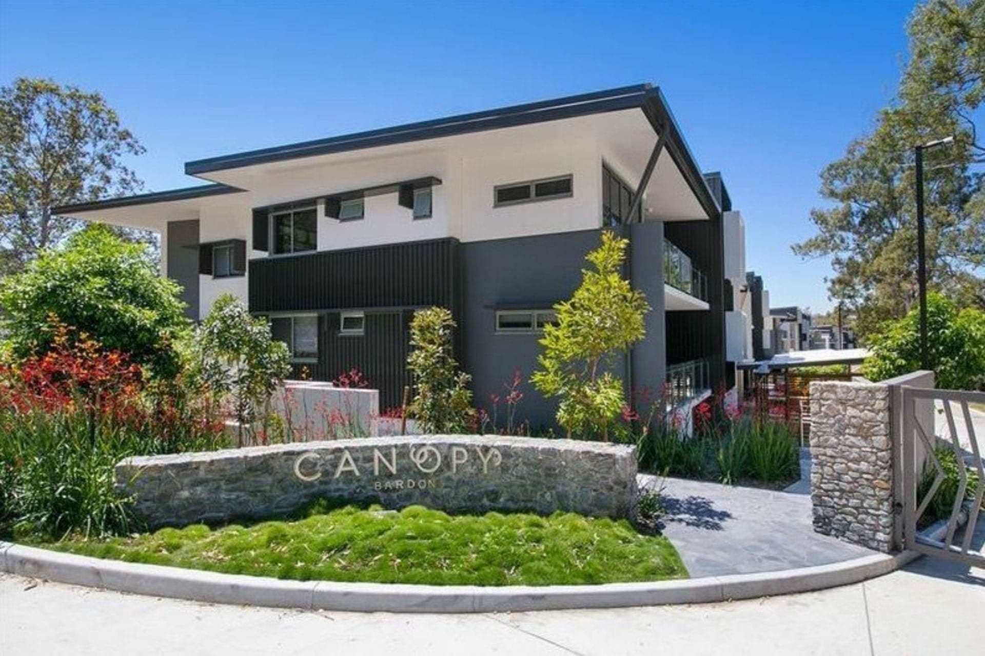 Level 1/58/390 Simpsons Road Bardon, Bardon - Image 1