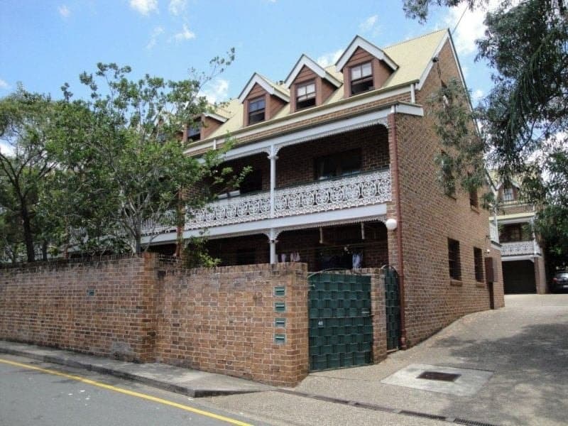 7/42 Grenier Street Spring Hill, Spring Hill - Image 1