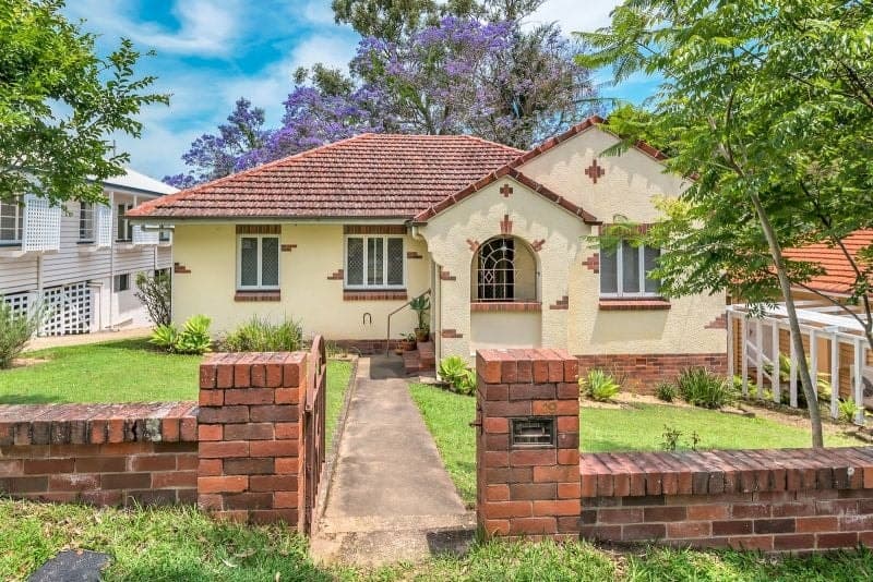 19 Burnham Road Bardon, Bardon - Thumbnail 2