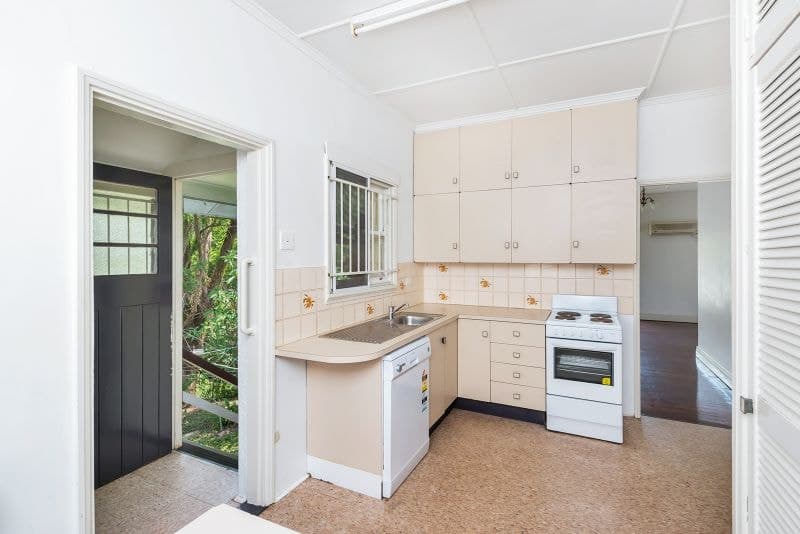 19 Burnham Road Bardon, Bardon - Thumbnail 6