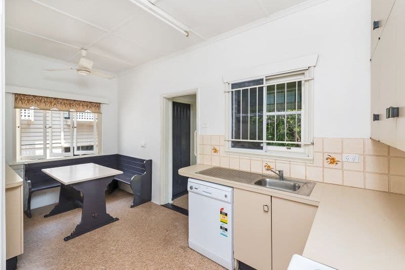 19 Burnham Road Bardon, Bardon - Thumbnail 7